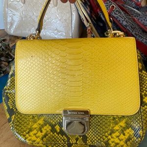 Authentic Micheal kors Bridgette shoulder bag